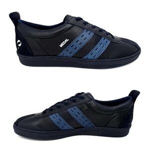 Medal Sneakers Q1905 Men’s Size 11 Navy & Blue Leather Skater Soccer Shoe New